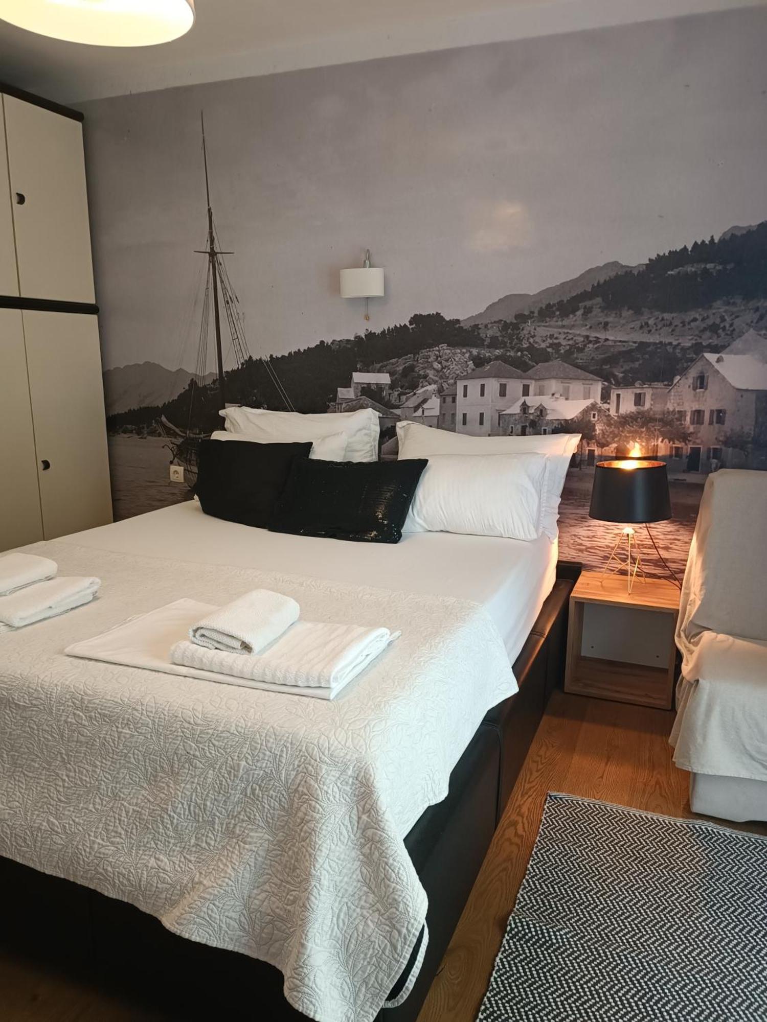 Old Port Apartment Baska Voda Bagian luar foto